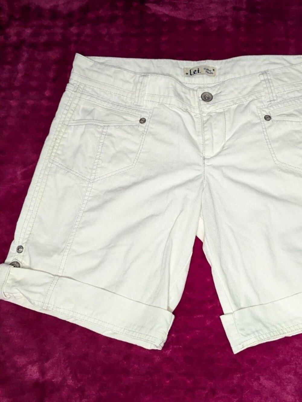 Vintage low rise Lei white long shorts